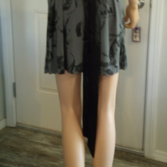 Daisy Fuentes 2X Grey & Black Blouse - Picture 5 of 6